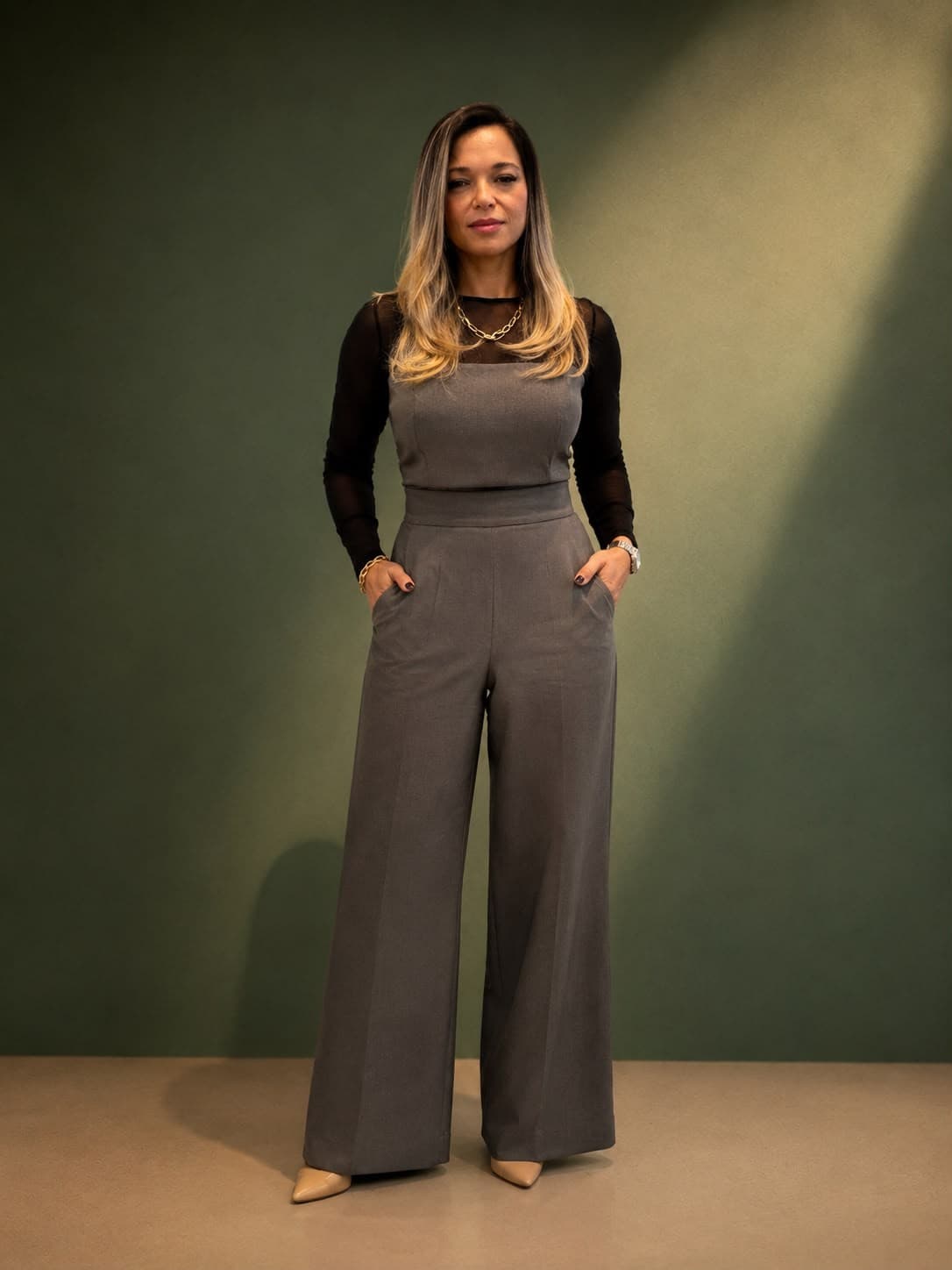 Foto profissional de corpo inteiro